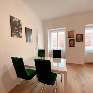 High In At Stephansplatz Apartment Wien