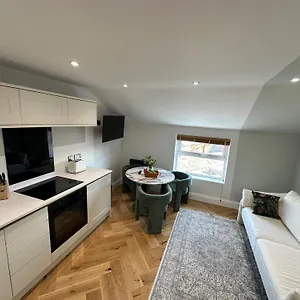 New Stylish One Bedroom Scarborough