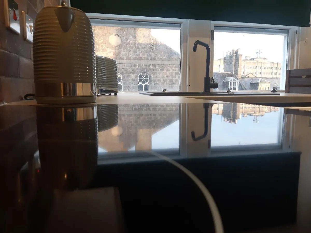 Crown Central Apartments 阿伯丁